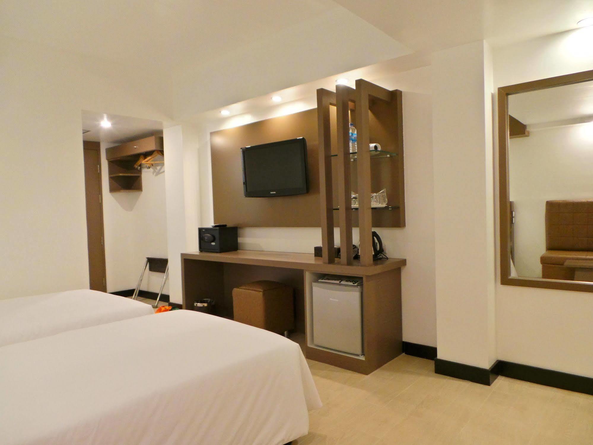 Clover City Center Plus Hotel Rangoon Eksteriør billede